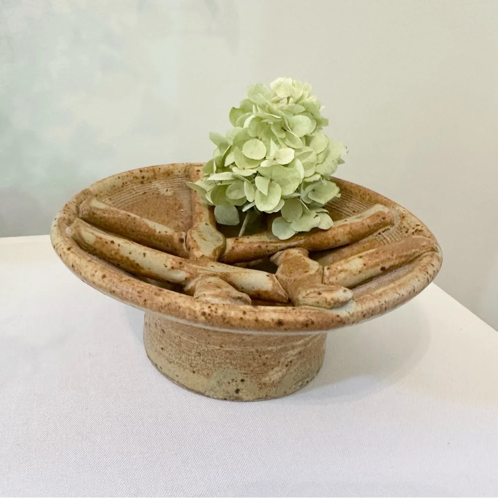 Anthony Stoneware Soap Dish Artisan Pottery Butternut Sponge Flower Frog